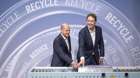 Mercedes-Benz eröffnet eigene Batterie-Recyclingfabrik