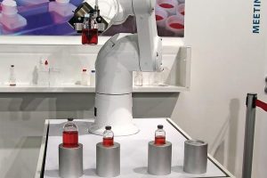 Roboter-Steuerung mit Anti-Schwapp-Effekt