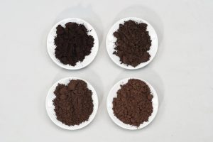 Kakaopulver mit tiefschwarzer Farbe