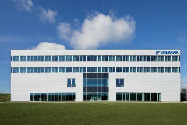 Yaskawa eröffnet neue Firmenzentrale in Allershausen