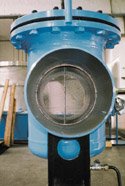 Pipe filter for liquids and gases
