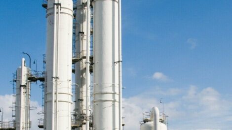 KI steuert Destillationsanlage bei Eneos