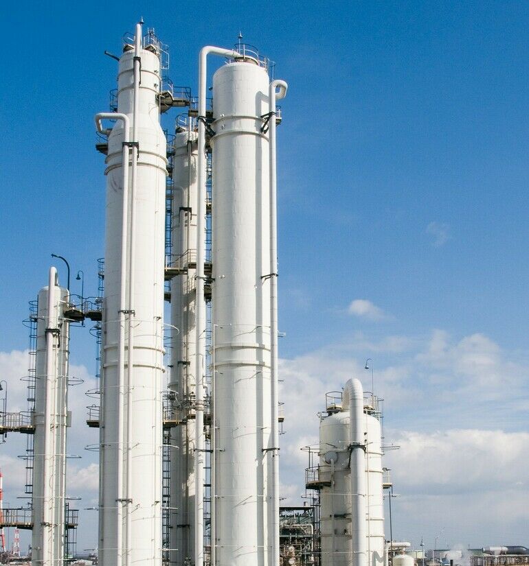 KI steuert Destillationsanlage bei Eneos