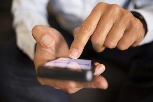 Smartphones und Apps sorgen für Überstunden