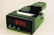 Temperature indicator with plug-and-play option