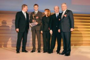 ifm electronic gewinnt Hermes Award 2005