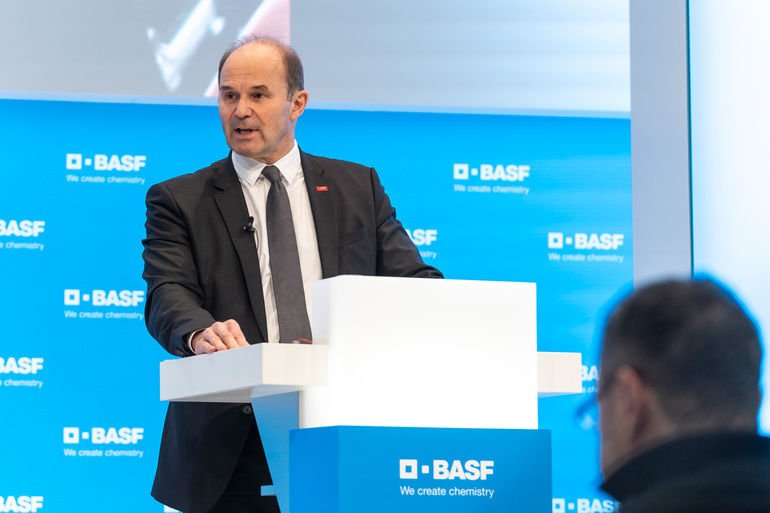 BASF behauptet sich in schwierigem Umfeld