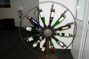 Verschließmaschinen sorgen für Flaschenvielfalt in der Weinkellerei
