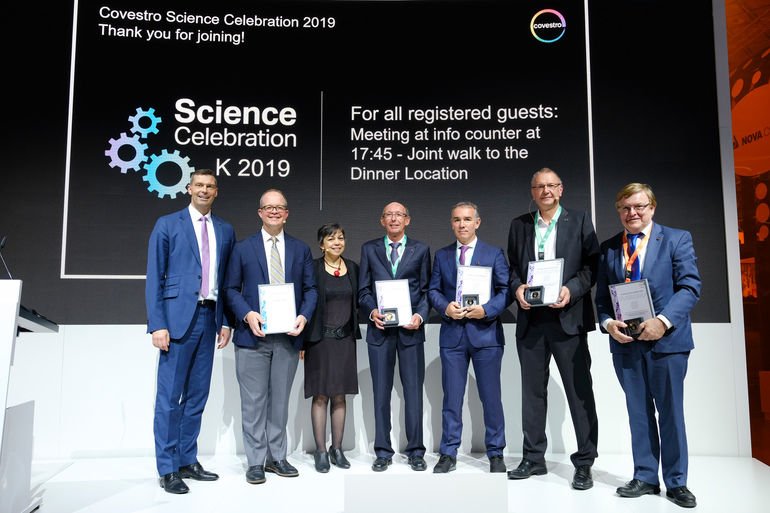 Covestro verleiht Science Award auf der K2019