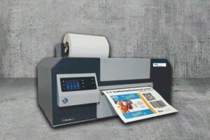 Farbetikettendrucker in kompakter Bauweise