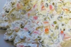 Schonende Förderung von Mayonnaise-Salat