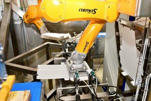 Roboter verpacken Strudel von Sissi und Franz