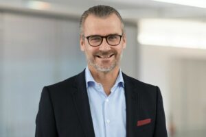 Syntegon ernennt Dr. Peter Hackel zum CFO