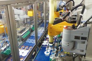 Tschechische Molkerei erhöht Output in der Sekundärverpackung mit sechs Robotern von Stäubli