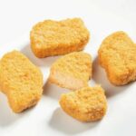 Fleischalternativen_geformt_und_geschnitten:_vegane_Nuggets