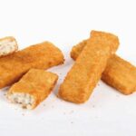 Fleischalternativen_geformt_und_geschnitten:_vegane_Sticks