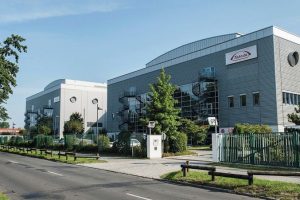 Pharmahersteller Takeda setzt auf hochleistungsfähige Tablettenpressen aus Köln