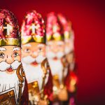 Close_up_of_Sinterklaas_figurines._Saint_Nicholas_chocolate_figures_of_Dutch_character_of_Santa_Claus.with_copy-space